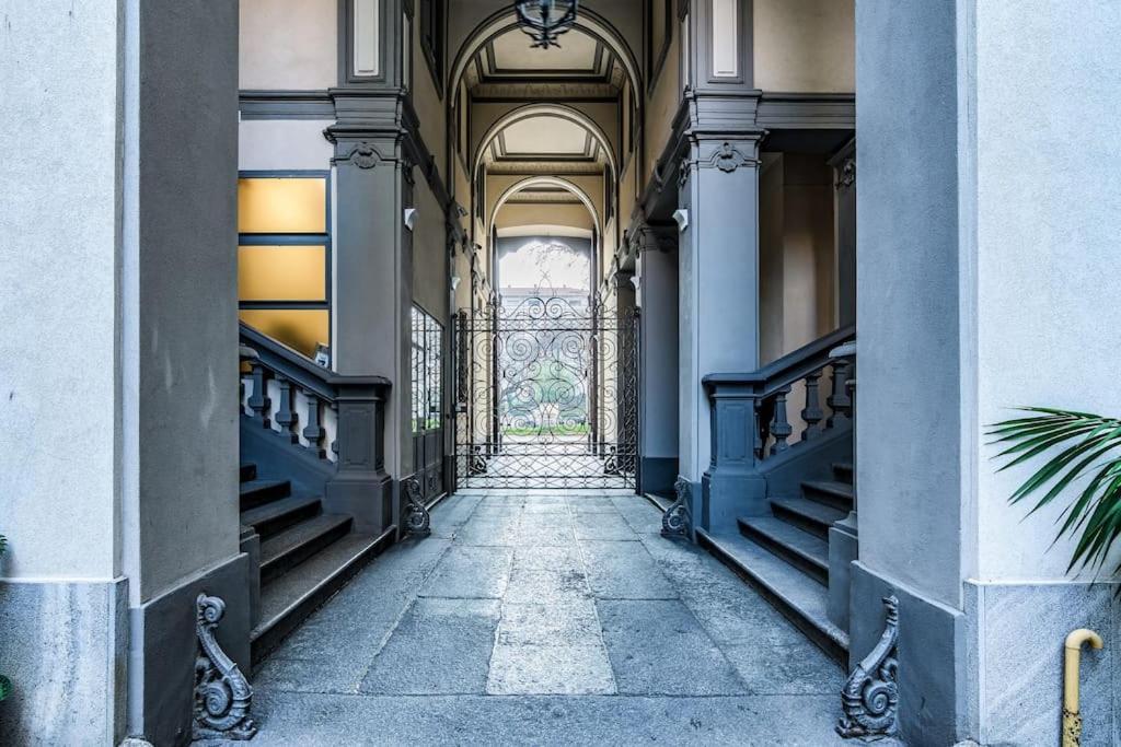 Ad Un Passo Dal Duomo Elegante Appartamento Wifi Mediolan Zewnętrze zdjęcie